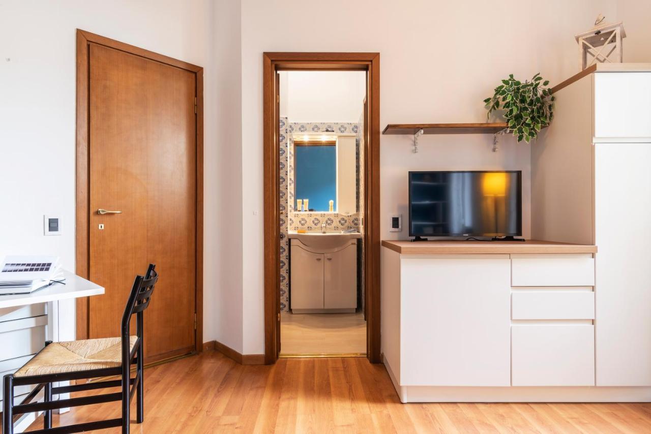 Casa Blu Flexyrent Apartment Wifi - No Ac Milano Eksteriør bilde